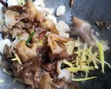 รูปขั้นตอนการทำที่ 2 ของ อกไก่ผัดขิง​ เกือบคลีน