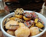 Foto langkah ke 7 dari resep 18. Donat mini / Simple doughnut.
