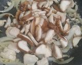 Foto langkah ke 4 dari resep Tumis Ayam Jamur.