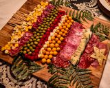 Foto del paso 1 de la receta: ÁRBOL🌴De Fiambres🍊🍅🫒🥩🥓🧀 y Más para CELEBRAR...!