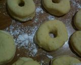 Foto langkah ke 6 dari resep Banana Donuts (Donat Pisang).