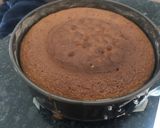 Foto del paso 6 de la receta Tarta rellena de mermelada de fresa y cobertura de chocolate blanco