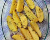 Foto del paso 1 de la receta: Cuartos traseros de pollo asados al horno con patatas nuevas
