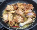 Hình bước làm 1 của món Gà nấu hạt sen