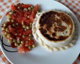 Foto del paso 5 de la receta: Tartita rellena de atún, arvejas, zapallito, zanahoria y queso