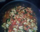 Foto del paso 4 de la receta Calabacín salteado con tomates y hierbas aromáticas