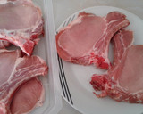 Foto del paso 3 de la receta: Centro de chuletas de cerdo con salsa a la mostaza