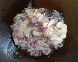 Foto langkah ke 2 dari resep Tumis Kerang Dara Cabe Hijau.