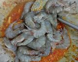 Foto langkah ke 2 dari resep Udang saos Padang.