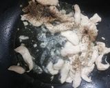 A picture of step 3 of Chicken alfredo.