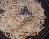 Foto del paso 2 de la receta: Jamoncitos de pollo en salsa de cebolla