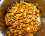 A picture of step 3 of Apple Pie.