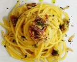 Foto del paso 7 de la receta: Espaguetis carbonara ibérica con trufa y aceite de cebollino