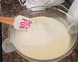 Foto del paso 4 de la receta: Queque de yogurt con crema y fresas