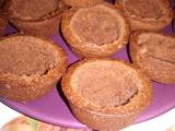 Túrós krémmel töltött kakaós kosárkák muffinsütőben sütve