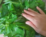 Foto langkah ke 1 dari resep Buntil Daun Singkong.