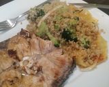 Foto del paso 2 de la receta: Tintorera con quinoa, brócoli etc