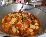 Foto langkah ke 4 dari resep Oseng Cumi asin tahu.