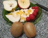 Foto del paso 3 de la receta: Ensalada de frutas en cazuelitas de naranja
