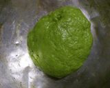 A picture of step 2 of Rang Birangi desi pizza.