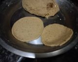 A picture of step 4 of Chana dal poori.