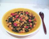Foto del paso 4 de la receta: Guiso de col Kale con garbanzos y chistorra al limón