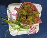 A picture of step 5 of Methi bhaji green garlic pakora.