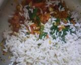 A picture of step 3 of Puffed rice upma.
