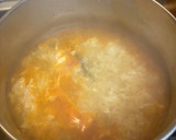 Foto del paso 4 de la receta: Sopa de ajo con huevo