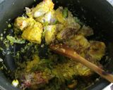 Foto del paso 5 de la receta Arroz amarillo con pollo y aceitunas verdes