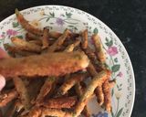 A picture of step 4 of Air fried green beans.