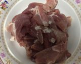 รูปขั้นตอนการทำที่ 1 ของ “หมูน้ำมันหอย”