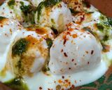 A picture of step 8 of Dahi bhalay.