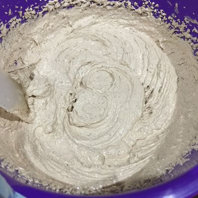 Yalangoch tanasiga palto kiygan baland poshnali shahvoniy ayol surati Xola xudojoy onasi bilan jinsiy aloqa