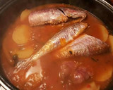 Foto del paso 16 de la receta: Cazuela de salmonetes con patatas en salsa de azafrán
