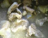 Hình bước làm 1 của món Gân bò kho cay hao cơm mùa mưa