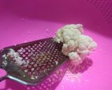 A picture of step 1 of Cauliflower paratha.