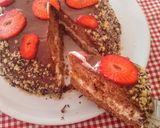 Foto del paso 4 de la receta: Tarta de fresas con chantillí 🍓🍫🍰