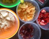 Foto langkah ke 1 dari resep Salad buah 🍓🍇🍐🍏🍈.