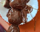 A picture of step 3 of Chocolate Dipped Strawberry With Walnuts.