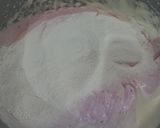 Foto langkah ke 4 dari resep Bolu Buah Naga.