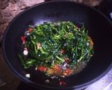 Foto langkah ke 3 dari resep Cah Kangkung Teri Medan.