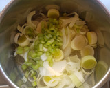 Foto del paso 3 de la receta: Crema de papa al estilo de mi mamá