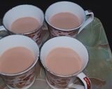 अदरक वाली कड़क चाय(Adrak wali kadak chai recipe in hindi) रेसिपी चरण 3 फोटो
