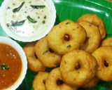 A picture of step 5 of Medu vada.