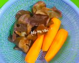 Hình bước làm 1 của món Đậu hủ xào nấm mèo,cà rốt và tàu hủ ki