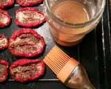 Foto del paso 8 de la receta Tomates secos sabor anchoas y albahaca en aceite