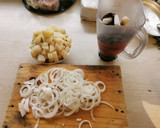 Foto del paso 4 de la receta: Bistec con papas en chile morita