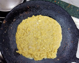 மேகி ஆம்லெட் ரெசிபி ஸ்டேப் 4 புகைப்படம்