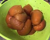 Une image de l'étape 1 de Flan aux abricots et myrtilles.